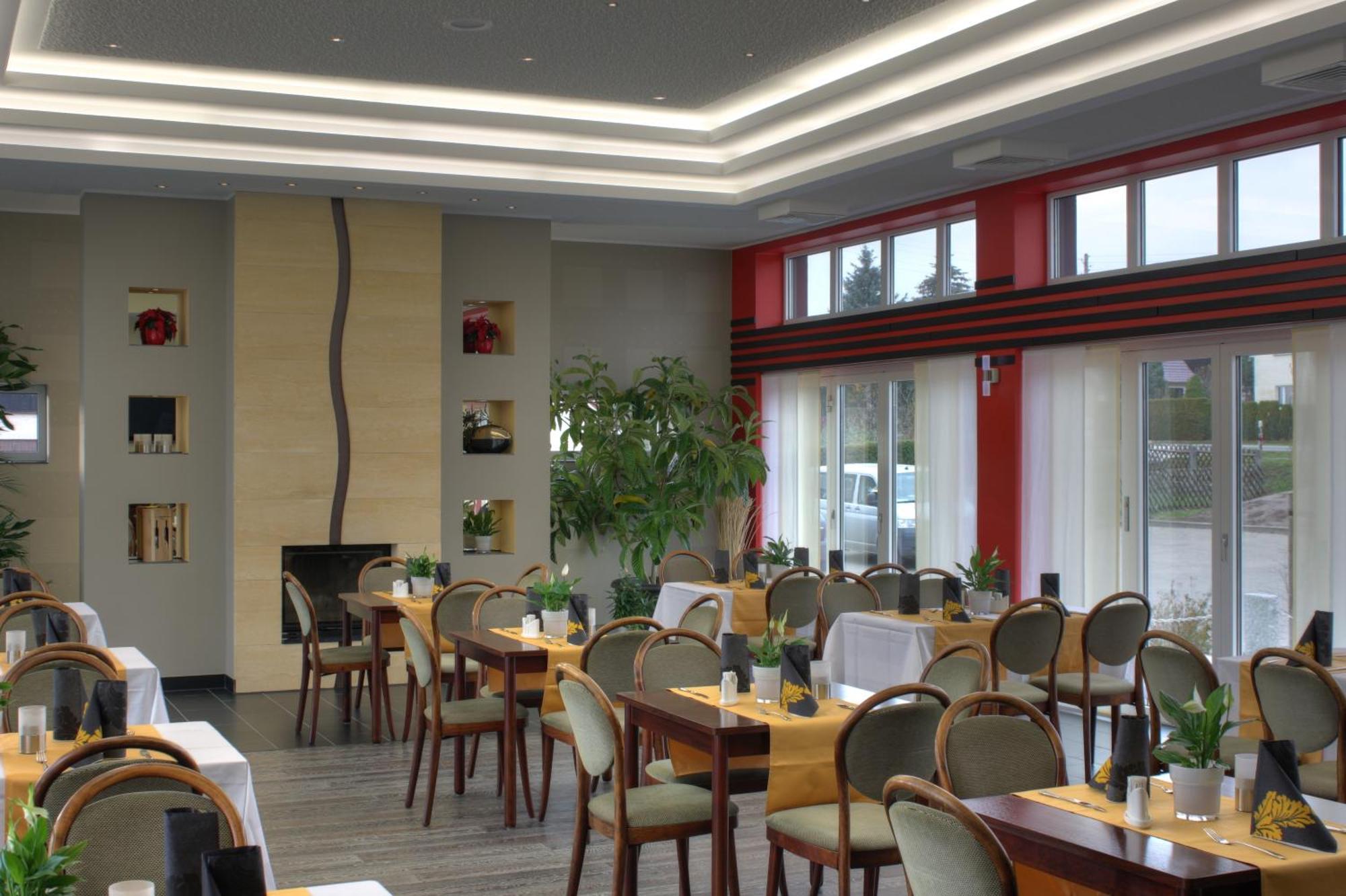 Hotel Eleganz Rustow Exteriör bild